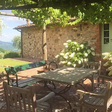 Stignano Sleeps 12 Monsagrati