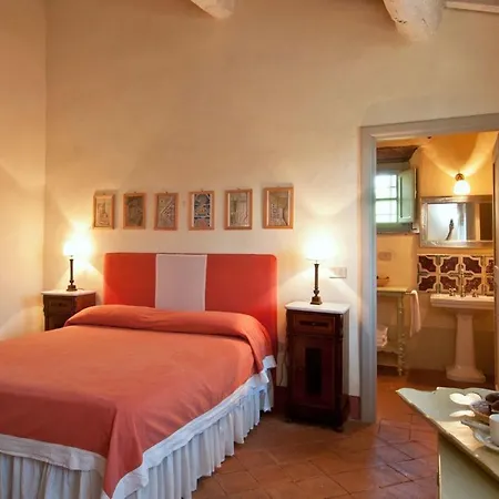 Stignano Sleeps 12 ヴィラ Monsagrati